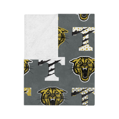 Trumann Wildcats Patterned Logo Minky Blanket